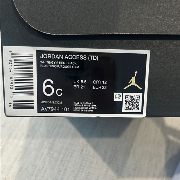 Jordan Kids Black and White Sneakers with Red Accents - Picture 4 of 5